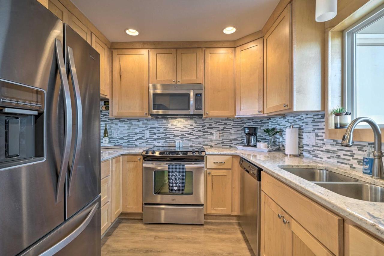 Beachfront Condo With Unobstructed Ocean Views! Oak Island Eksteriør bilde