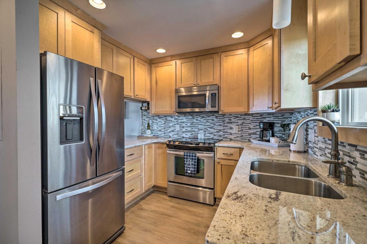 Beachfront Condo With Unobstructed Ocean Views! Oak Island Eksteriør bilde