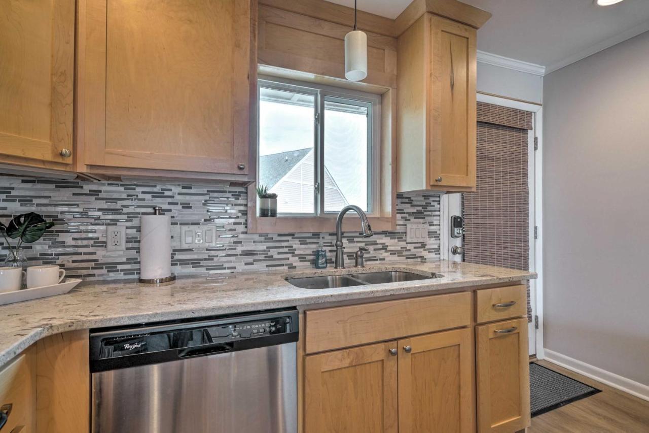 Beachfront Condo With Unobstructed Ocean Views! Oak Island Eksteriør bilde